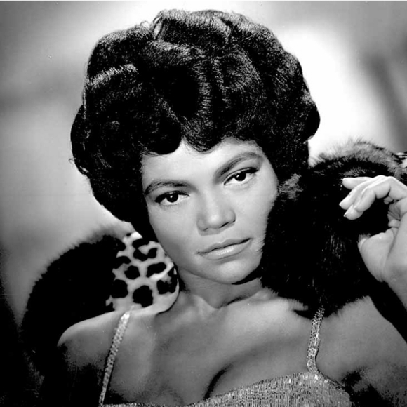 🌟 🎭 💍💄A Tribute to Beautiful Women of the Past! ✨️♥️🌹👠💎📿 - Picture 10 of 16